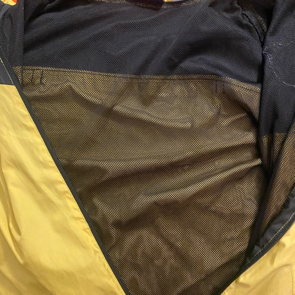 Medium - Picture 6 of 8